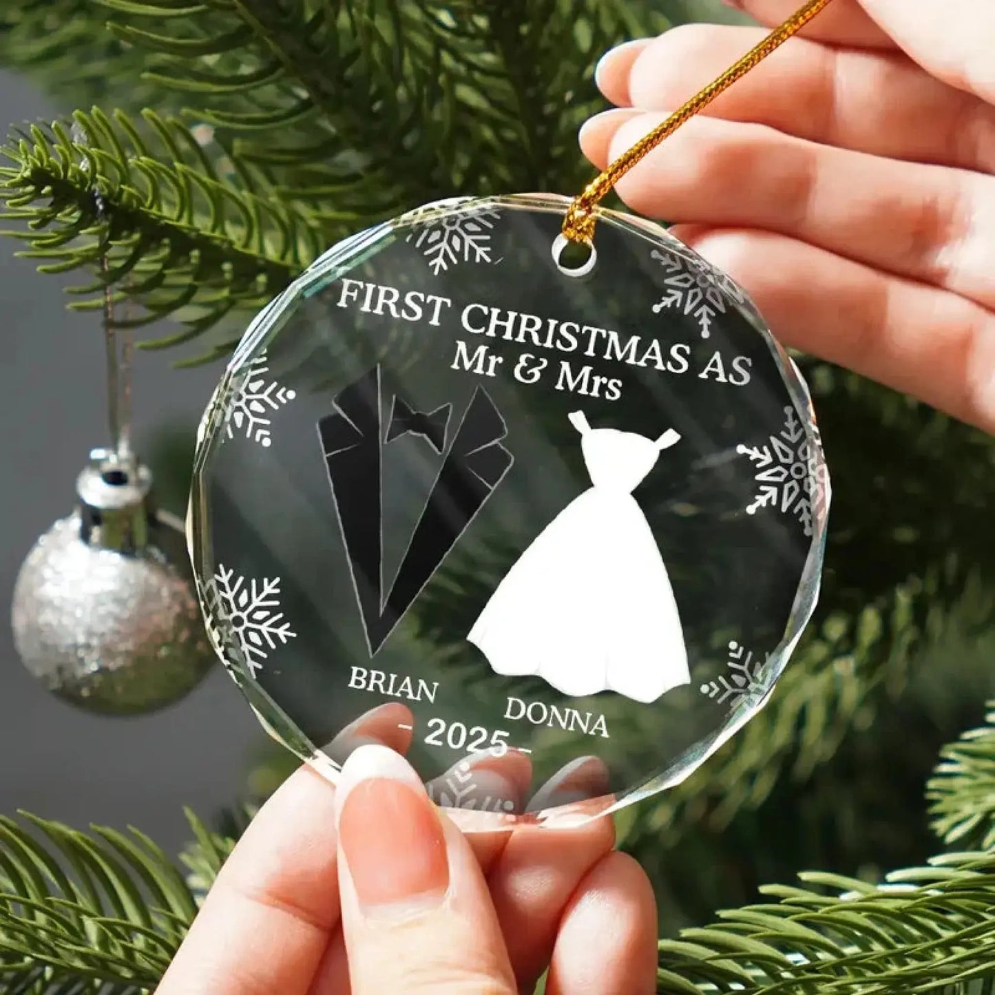 First Christmas as Married Couple – Personalized Heart-Shaped Glass Ornament – Custom Christmas Gift for Husband, Wife, or Couples Ezcustomize