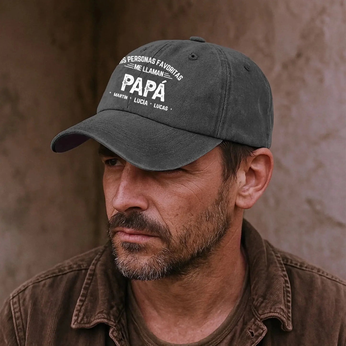 La Paternidad Me Queda Bien – Gorra de Béisbol de Mezclilla Vintage Lavada – Regalo de Cumpleaños Personalizado para Papá o Abuelo Ezcustomize