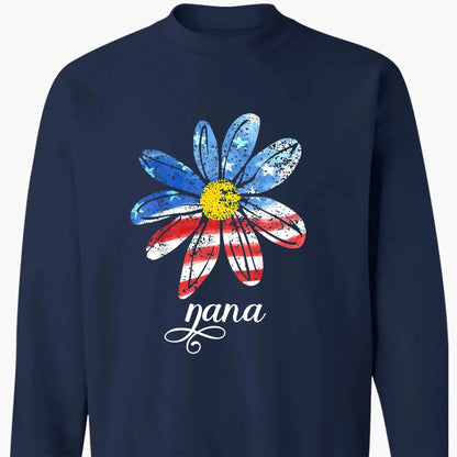 Patriotic Daisy Grandma Shirt – Custom 4th of July T-Shirt with Grandkids’ Names, Gift for Mom, Wife or Nana  Ezcustomize