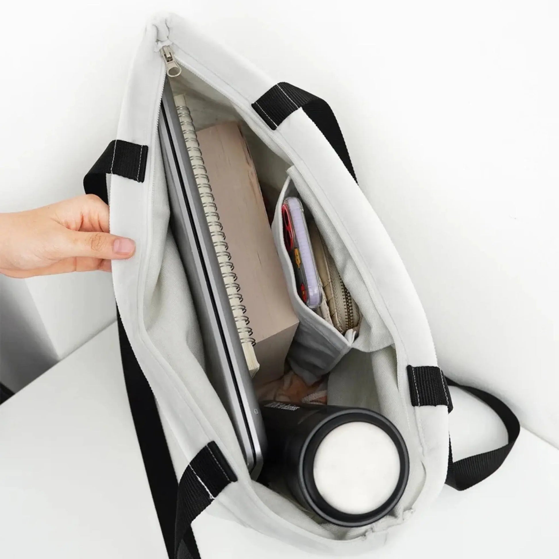 insideZipperedtotebag_79b95323-dfc6-4f16-bdcd-415cb5820d13